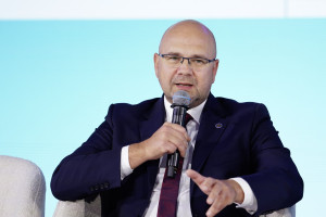 Lex Szarlatan coraz bliżej. "Wpływają uzgodnienia z poziomu całego rządu"