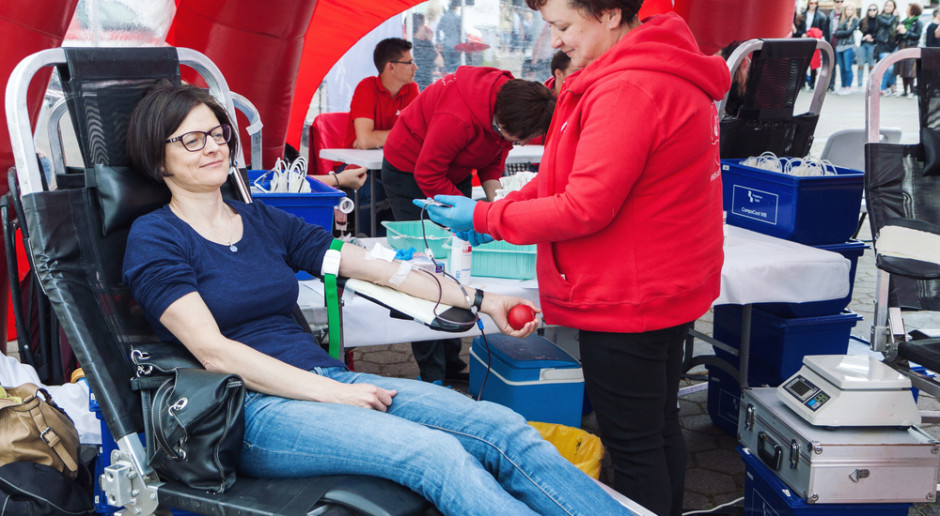 Honorowi Dawcy Krwi bez pierwszeństwa w kolejce. MZ: tu decyduje kryterium medyczne