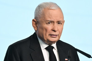 PiS trekt naar Poolse ziekenhuizen. Voorzitter Kaczyński heeft een nieuw actieplan aangekondigd.