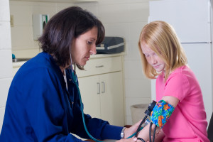 Pielęgniarki przeciwne opiekunom w szkołach. Wnioskują o wykreślenie ich z projektu ustawy