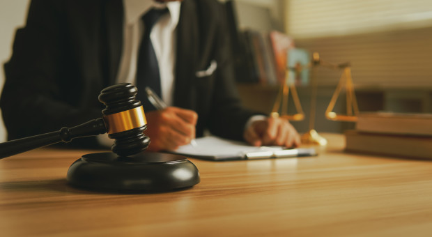 Zamach na ochronę patentową leków czy sposób na sztuczne przedłużanie monopolu? Spór się zaostrza