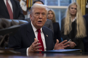 Depresja, otyłość, nadciśnienie. Donald Trump zamyka drzwi przed chorymi