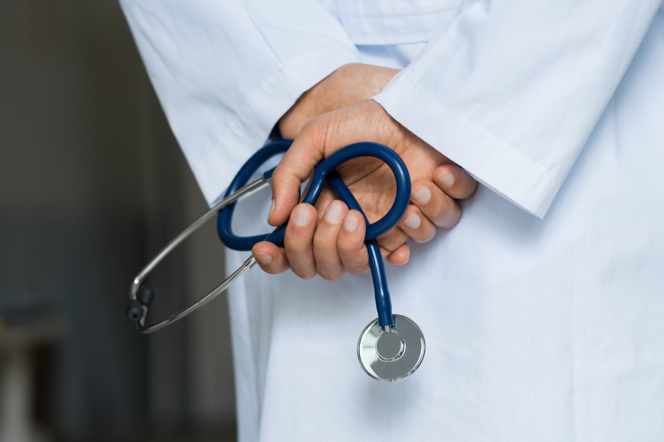 Mit biednych lekarzy z Polski obalony? FPP: Zachodni poziom życia medyków