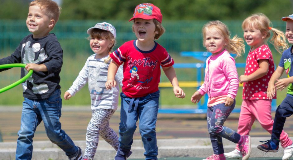 Nowe wsparcie dla dzieci od ministerstwa rodziny. Z wnioskami trzeba się spieszyć