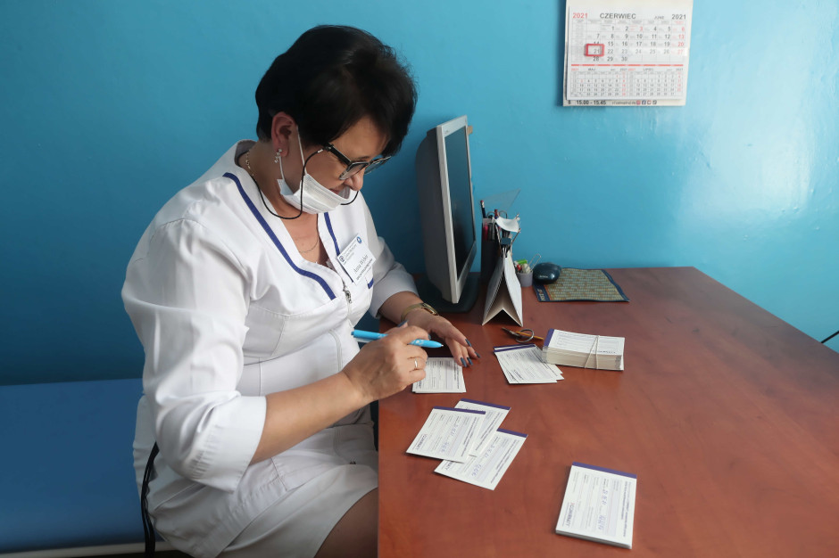 Pracują pielęgniarki, zarabia tylko przychodnia? Niepokojące sygnały ws. Mojego Zdrowia