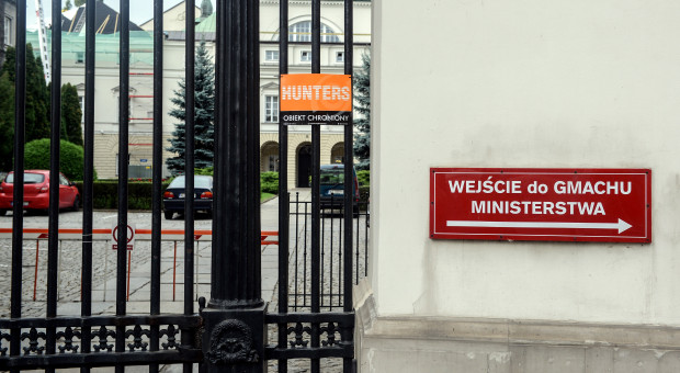 Dodatkowe miliardy dla NFZ z Funduszu Medycznego. Resort zdrowia ma "pilny" projekt