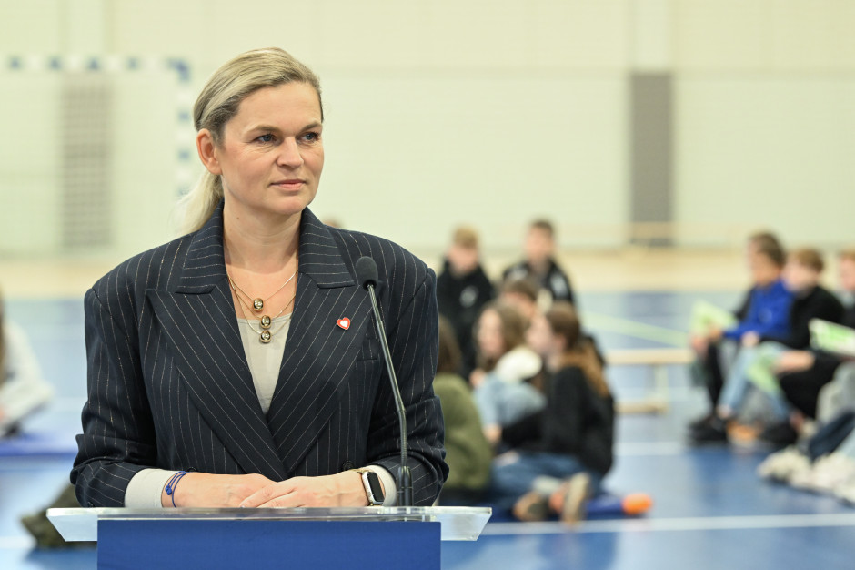 Edukacja zdrowotna leży, są dane. Nowacka: to, co wyprawiał kościół, przekracza ludzkie pojęcie