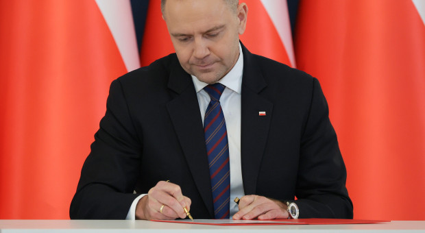 Miliardy z Funduszu Medycznego dla NFZ: są już dwa projekty. Karol Nawrocki pokazał własny