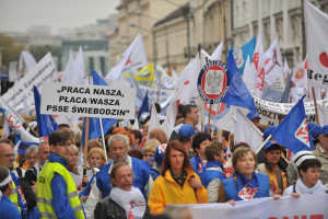 Zaskakujące dane o lekarzach, pielęgniarkach i opiekunach. Średnia OECD kontra olbrzymie niedobory