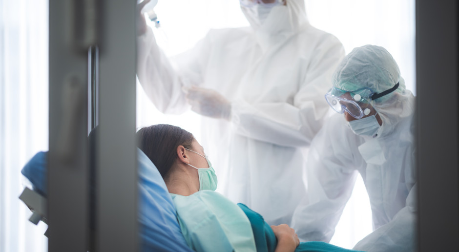 Lawinowy wzrost przypadków za naszą granicą. Polski rząd odradza wyjazdów do tego kraju