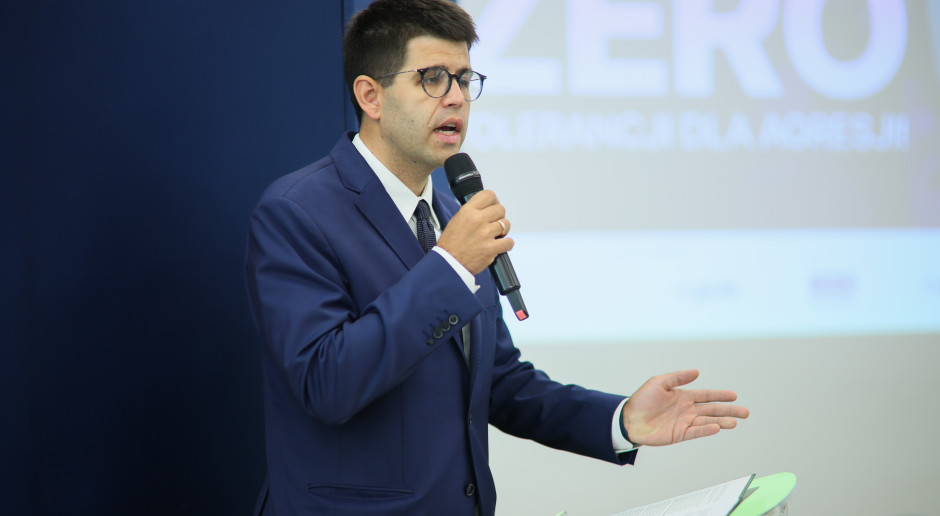 Szef samorządu lekarzy nie przebiera w słowach: Tusk kłamie, a politycy zastraszają szpitale