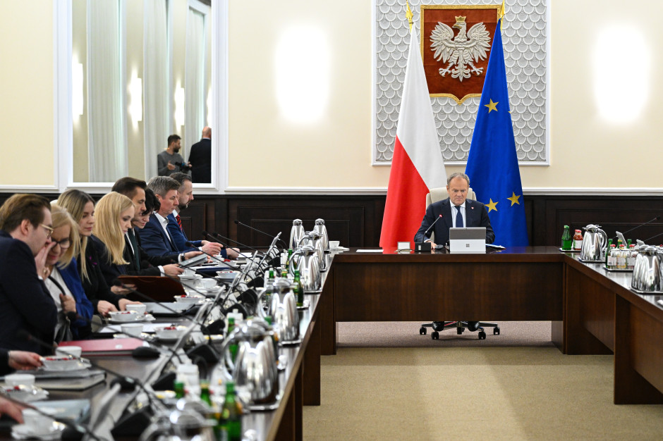 Karty wyłożone: ujawniono szczegóły dużych zmian w regułach alimentów