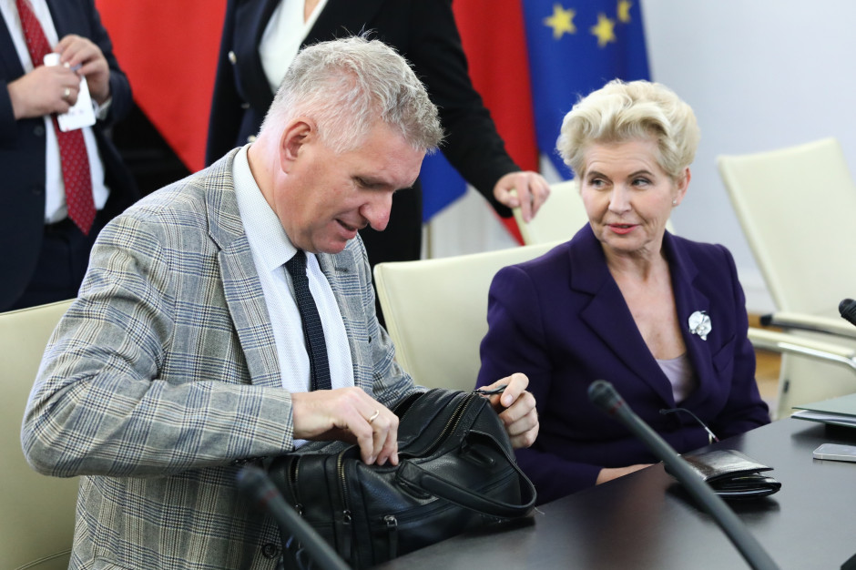 Spór o miliardy dla NFZ. Senacka Komisja Zdrowia przyjęła ustawę o Funduszu Medycznym