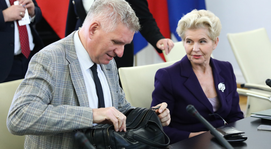 Spór o miliardy dla NFZ. Senacka Komisja Zdrowia przyjęła ustawę o Funduszu Medycznym