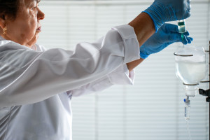 Wzrost wynagrodzeń w ochronie zdrowia do zamrożenia? Pielęgniarki reagują