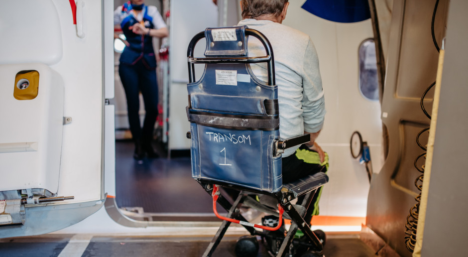 Linie lotnicze chcą "uziemić" osoby z niepełnosprawnościami? Liczne skargi do RPO