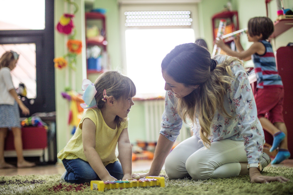 Rodzice nagrywają rozmowy nauczycieli z dziećmi. W tych sytuacjach grożą za to konsekwencje