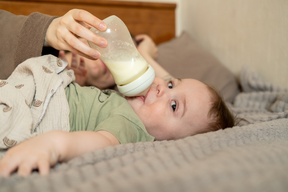 Mleko Smilk trafia na radar Europy. Chwalą się badaniami, których nie ma. Co z rolą prof. Cichosz?