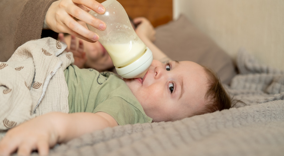 Mleko dla dzieci promowane przez prof. Cichosz pod lupą nie tylko w Polsce