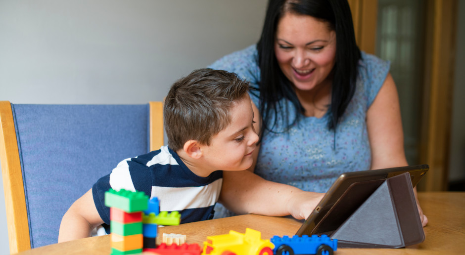 Wywraca świat rodziców do góry nogami. Pomoże „Powitalnik”