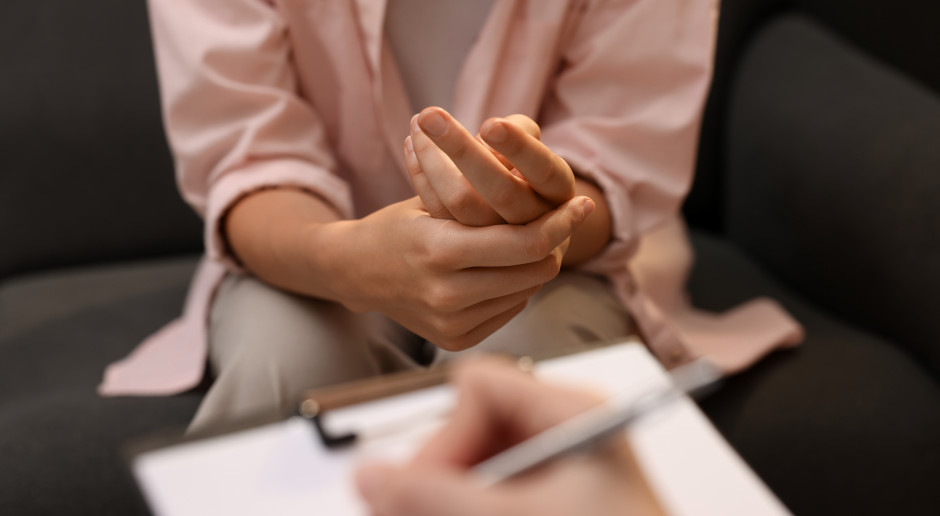 Psychoterapia jak stara włoska rodzina? Pacjenci chcą jasnych standardów, a nie mętnej wody