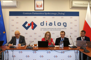 Trójstronny Zespół o zmianach w ochronie zdrowia. Na stole czas pracy i wynagrodzenia