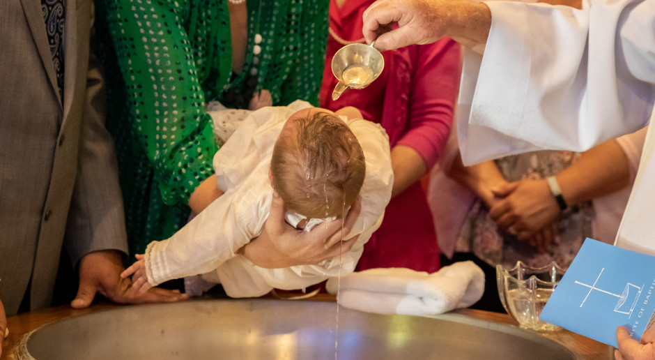 Chrzest dziecka z in vitro. Jasne stanowisko Kościoła