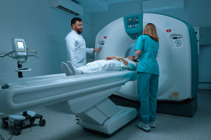 NFZ planuje zmiany w AOS i zaoszczędzi na nich 143 mln zł rocznie. Nowe taryfy dla tych badań i procedur