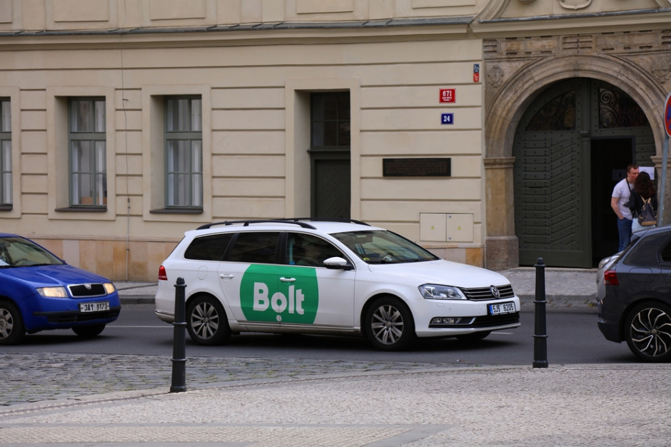 Mówią tylko po polsku. Nowa usługa Bolt wzbudza olbrzymie kontrowersje