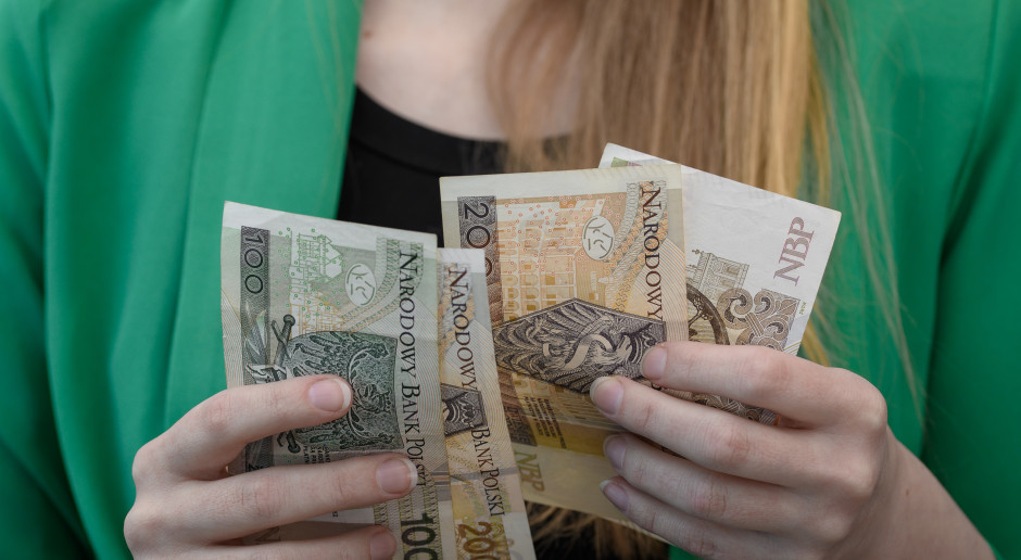 Wstrząsające dane o 800 plus. Ekonomista z UW ma kontrowersyjny pomysł