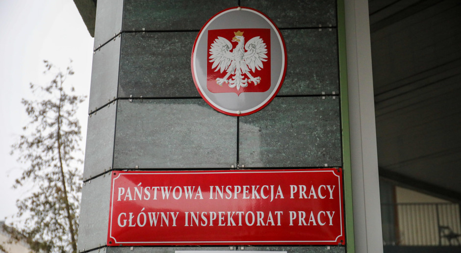 inspektor zmieni B2B w etat, a ZUS upomni się o składki. 2 tryby działania: twardy i elastyczny