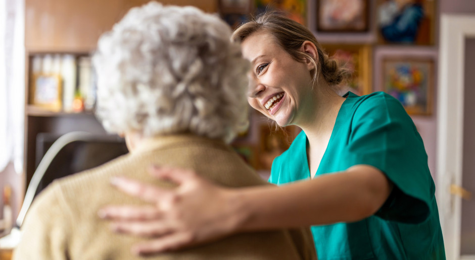 Nowe wsparcie dla seniorów od 2026. Ponad 2000 zł miesięcznie