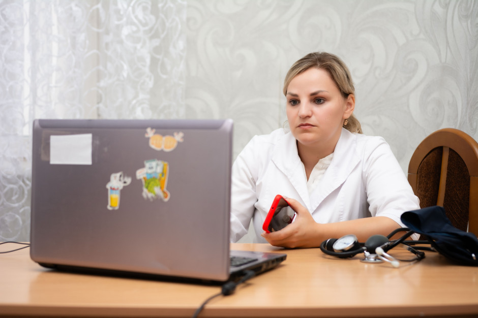 Lekarze podnoszą alarm: kradnie choćby 14 lat życia. Lawinowy wzrost chorych