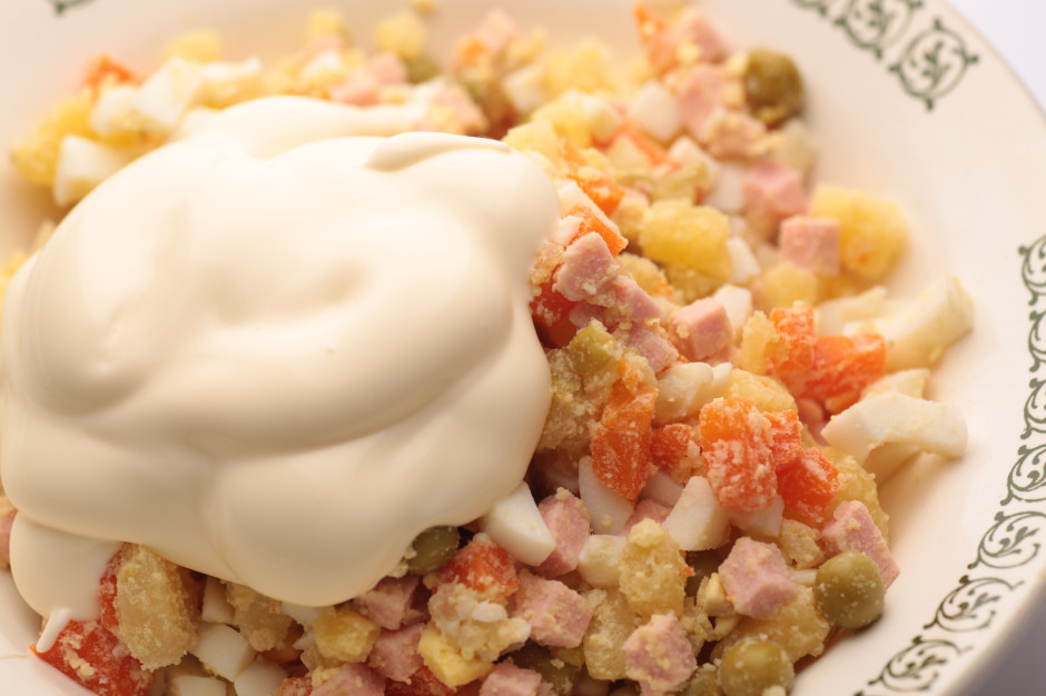 Uszkadza mózg. Najbardziej toksyczny składnik diety, a i tak zjadamy na potęgę