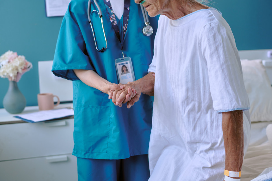 Liczba seniorów rośnie lawinowo. Eksperci: geriatria to nie umieralnia, a przyszłość systemu