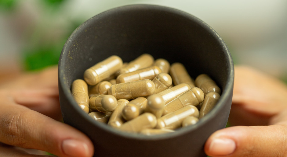 W kilku krajach zakazany. W Polsce ten suplement cieszy się dużą popularnością