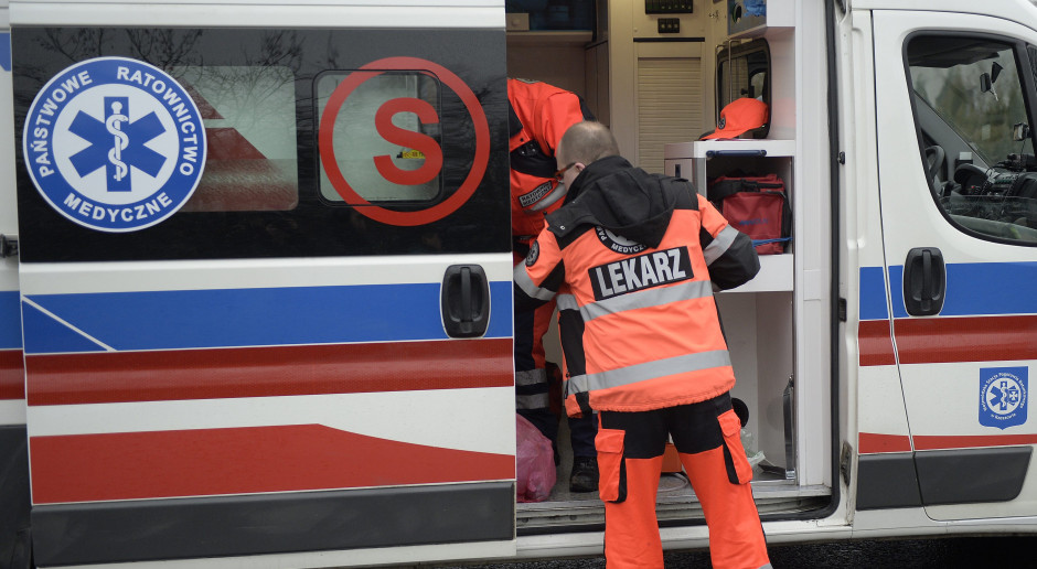 Poprawione, ale czy ok? /// Nowe przepisy zmniejszają liczbę doświadczonych lekarzy w PRM?