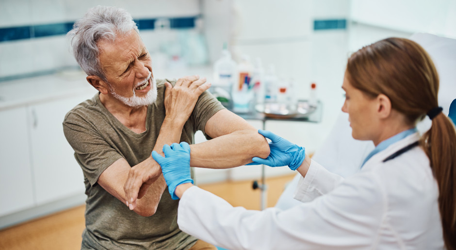 Leczenie bólu przewlekłego ma wyjść ze szpitali. Więcej procedur w AOS, wyższe wyceny