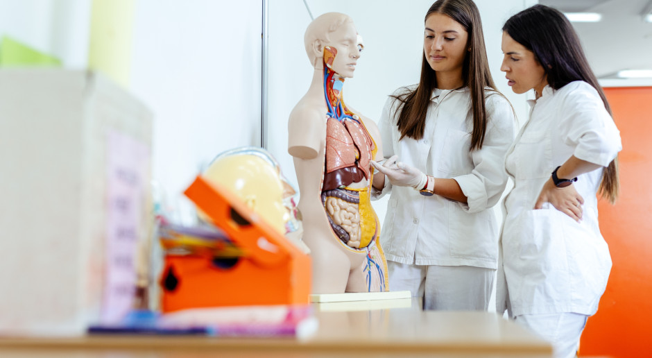 Zmiany w kształceniu dwóch zawodów medycznych. Więcej praktyki, nowe standardy