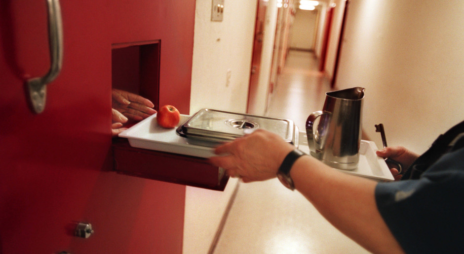 4 złote dziennie. Posiłki więźniów pod lupą Krajowego Mechanizmu Prewencji Tortur