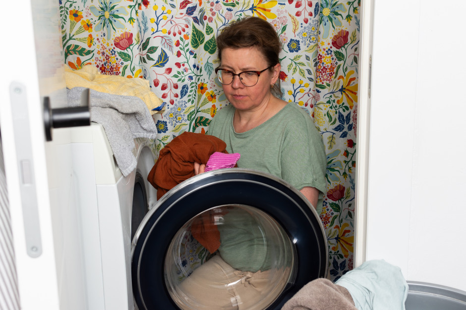 6 tys. zł miesięcznie - tyle warta jest w 2025 r. praca w domu. Kto ją głównie wykonuje?