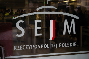 Utrata chorobowego, nowe zasady kontroli L4. Sejm przyjął poprawki Senatu