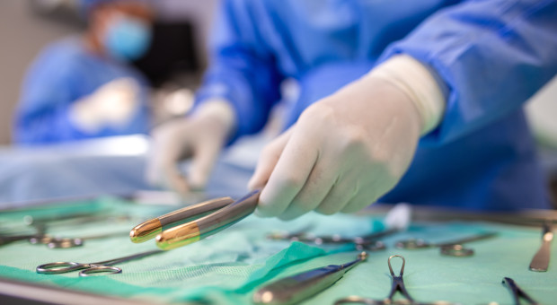 Konsultant krajowy: oddziałów chirurgicznych jest o 20 procent za dużo