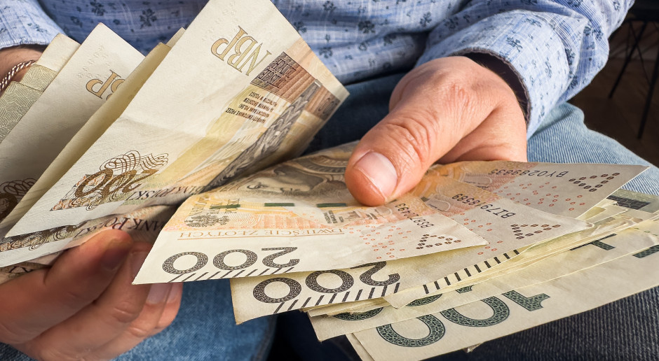 3292 zł specjalnego świadczenia. Nie ma kryterium dochodowego. Mało kto o tym wie