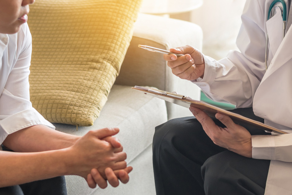 Opieka psychiatryczna, leczenie uzależnień: nowe świadczenia "na NFZ", zmiany dla osób w trakcie specjalizacji