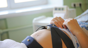 Porody bez porodówek i nowy standard opieki. W 2026 roku ważne zmiany dla ciężarnych