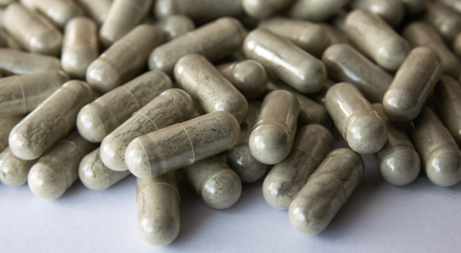 Polacy biorą bez zastanowienia. Tak doprowadzają jelita do ruiny