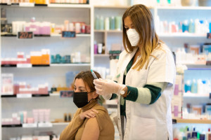 NFZ zapłaci za kolejne szczepienia w aptekach. Od kiedy?