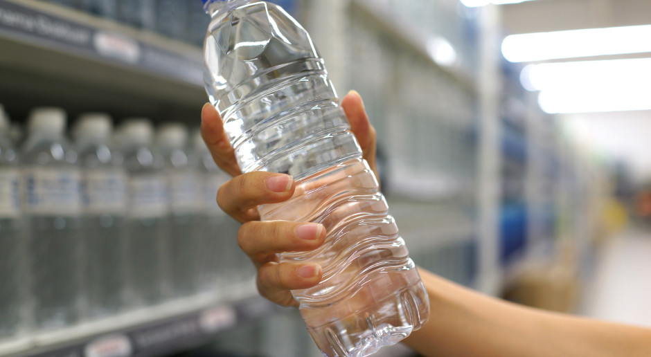 8 szklanek dziennie to błąd. Są nowe wytyczne dotyczące picia wody
