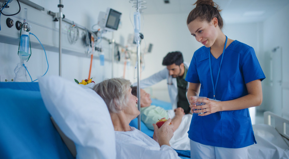 Większe podwyżki dla pielęgniarek i położnych. Propozycja Ministerstwa Zdrowia ma haczyk